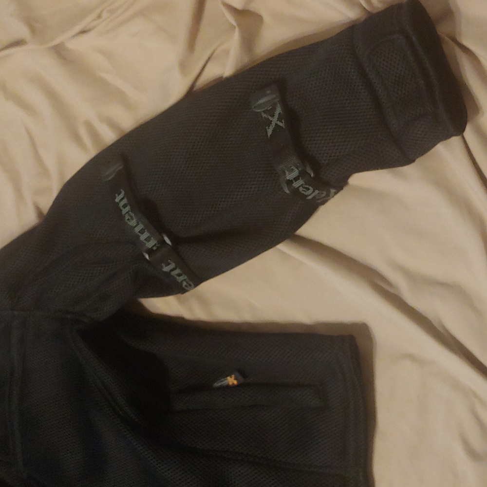 Motorcycle gear - Picture 3 of 5